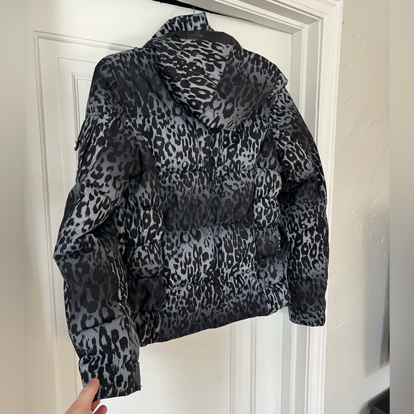 Obermeyer Leopard Print Puffer Jacket – Women’s Size 8 Ski Snowboard Winter Coat - Picture 14 of 16